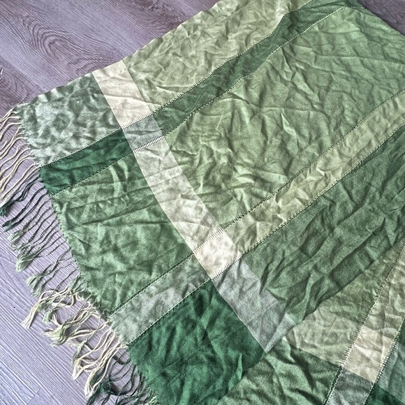 Green and Light Yellow Green Fringed Shemagh Scarf - Picture 2 of 4